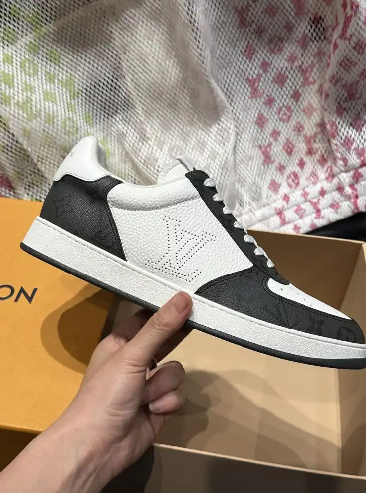 hype Louis Vuitton Sneakers