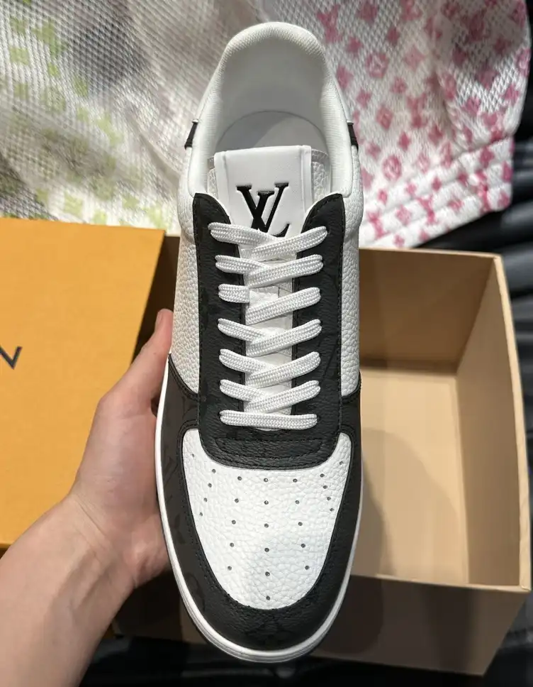 hype Louis Vuitton Sneakers