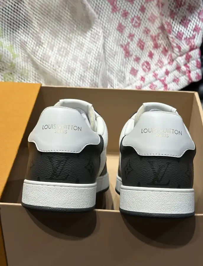 hype Louis Vuitton Sneakers