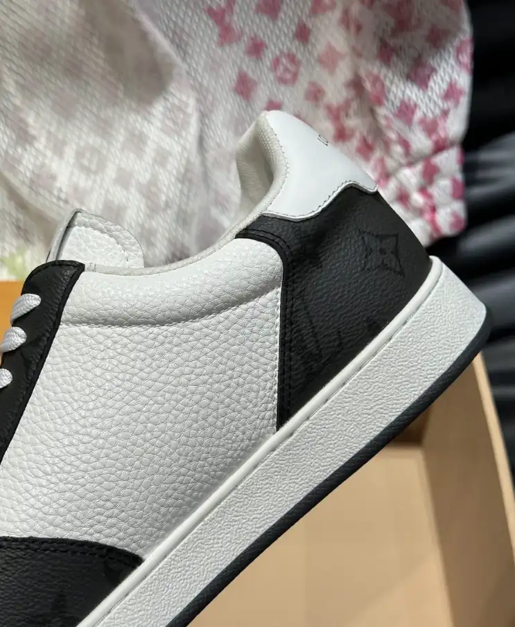 hype Louis Vuitton Sneakers