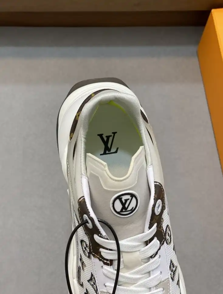 hype Louis Vuitton Sneakers