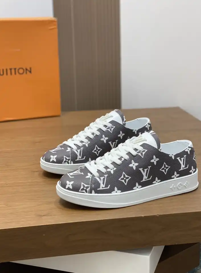 hype Louis Vuitton Sneakers