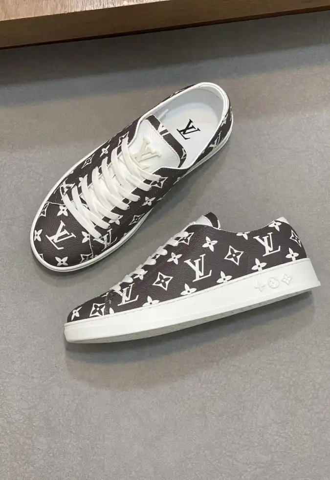 hype Louis Vuitton Sneakers