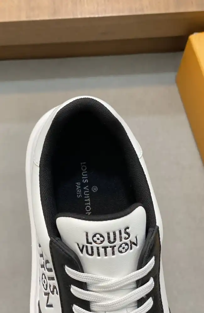 hype Louis Vuitton Sneakers