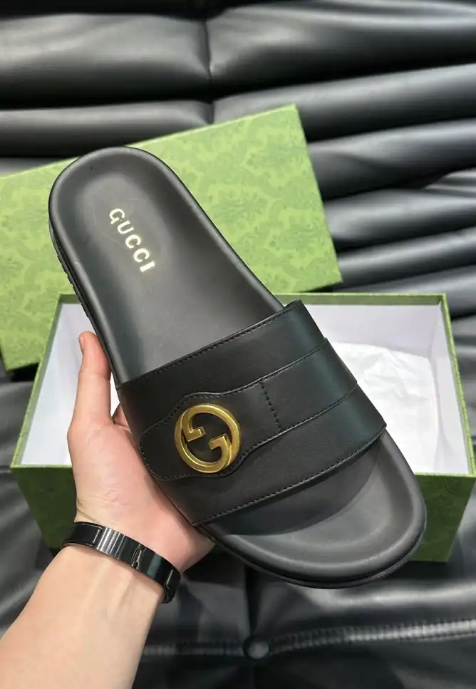 hype Gucci Slippers