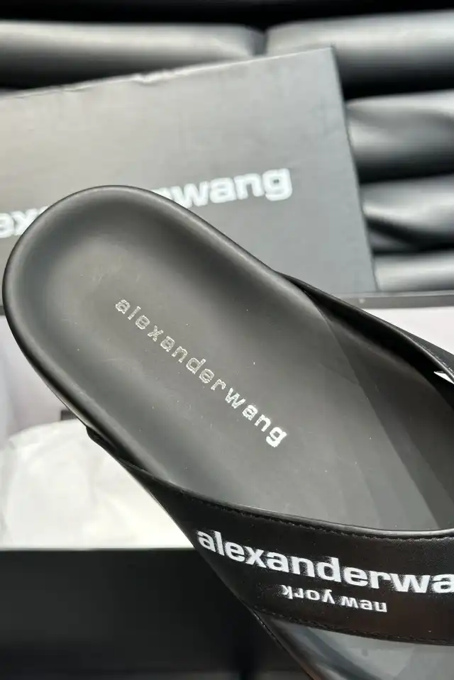 hype Alexander Wang Slippers