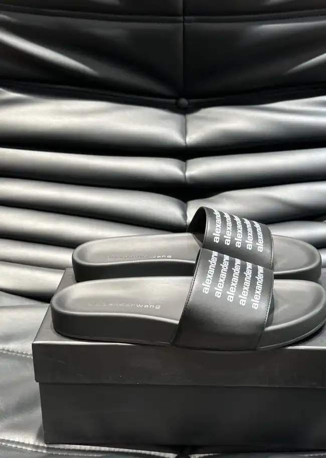 hype Alexander Wang Slippers