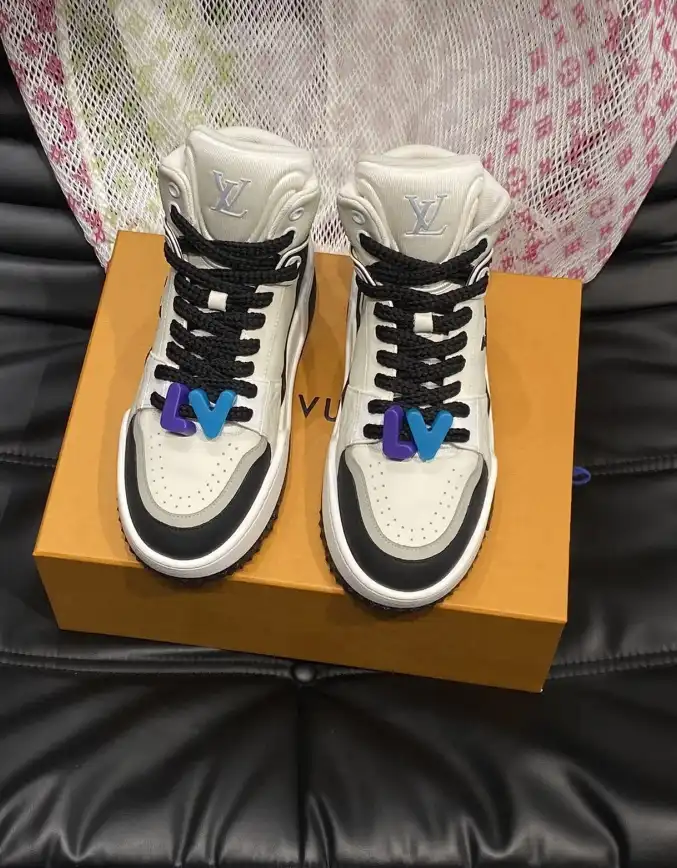 hype Louis Vuitton Sneakers