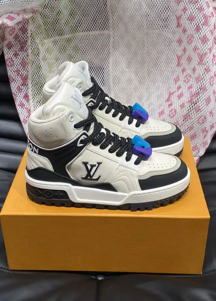 hype Louis Vuitton Sneakers