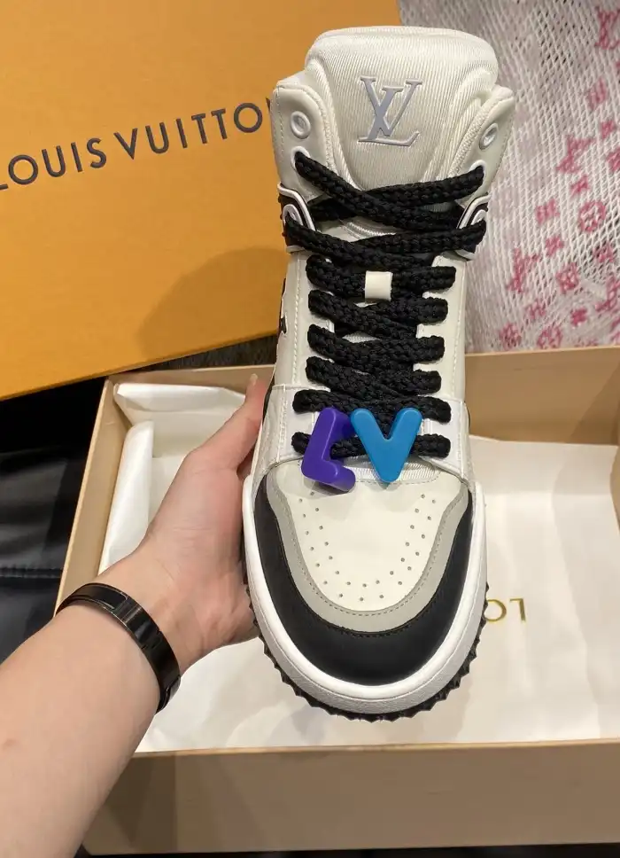 hype Louis Vuitton Sneakers