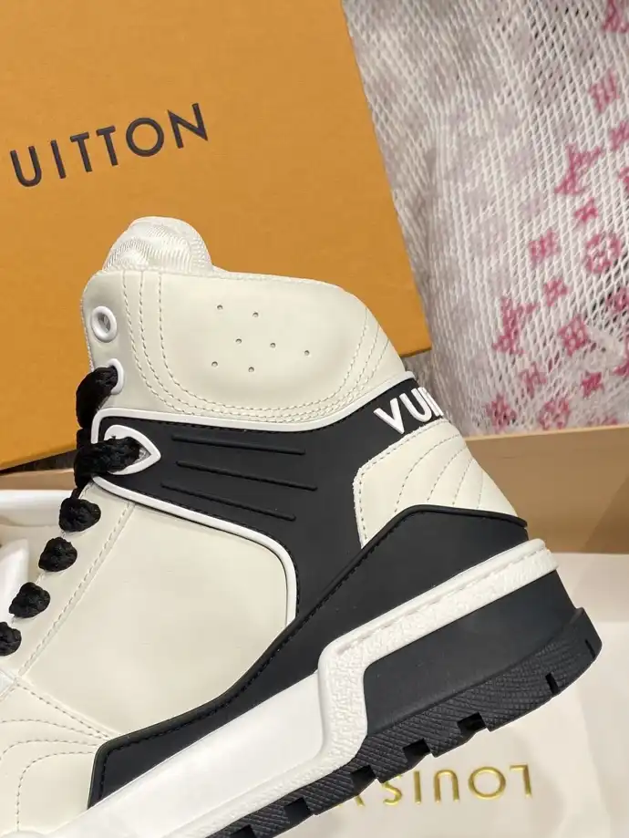 hype Louis Vuitton Sneakers