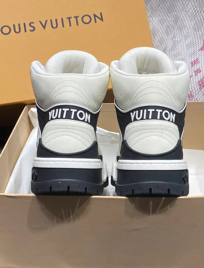 hype Louis Vuitton Sneakers