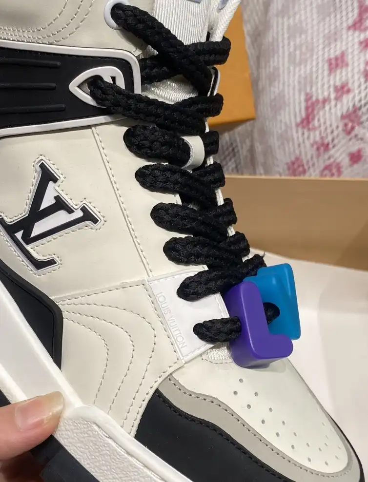 hype Louis Vuitton Sneakers