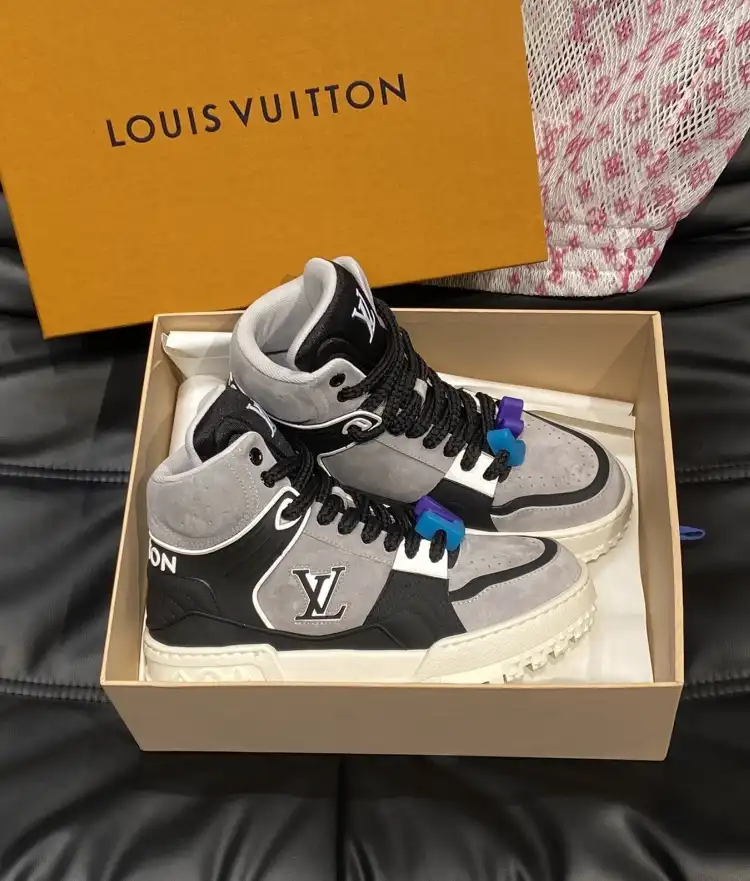 hype Louis Vuitton Sneakers