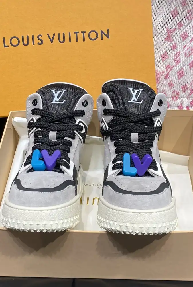 hype Louis Vuitton Sneakers