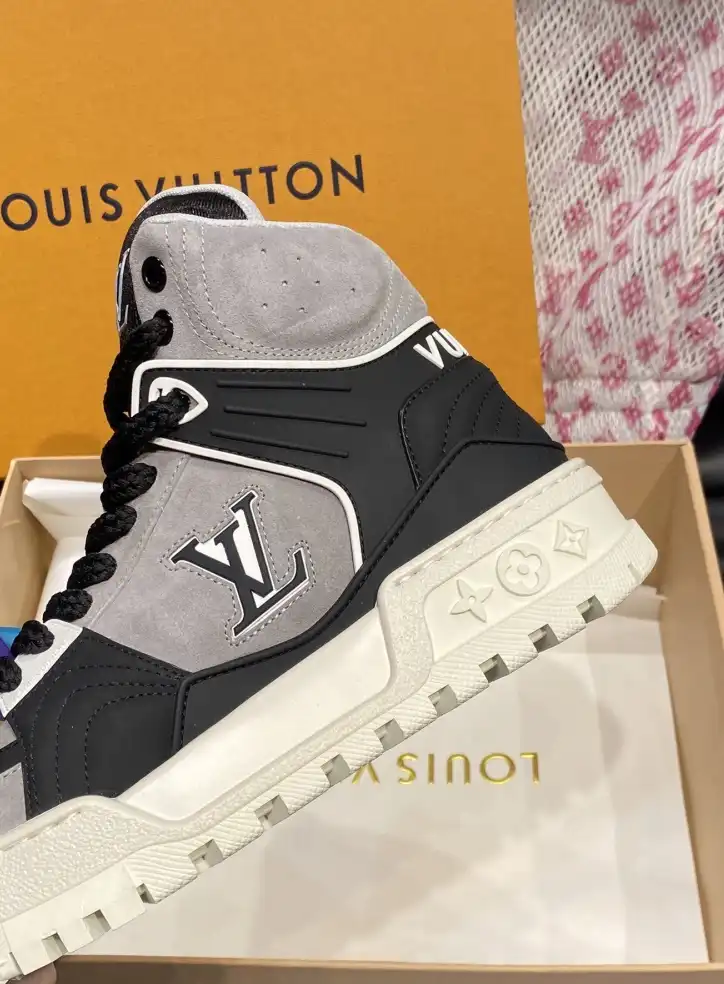 hype Louis Vuitton Sneakers