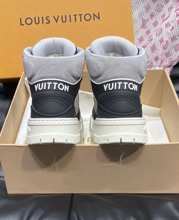 hype Louis Vuitton Sneakers