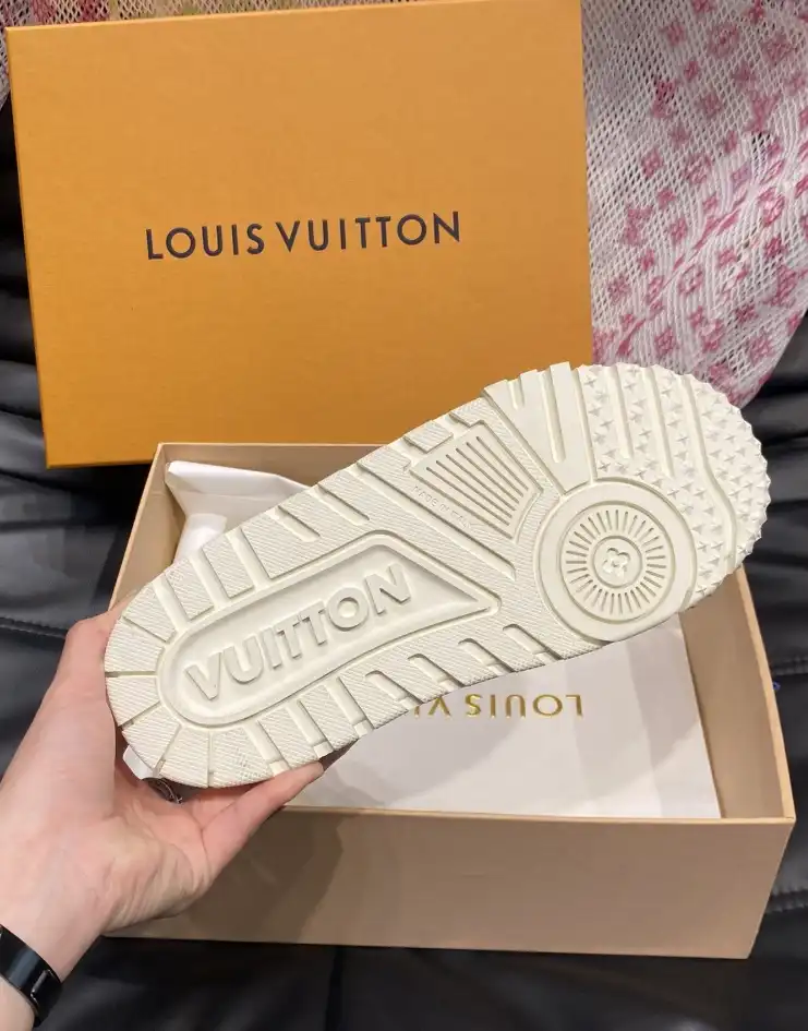 hype Louis Vuitton Sneakers