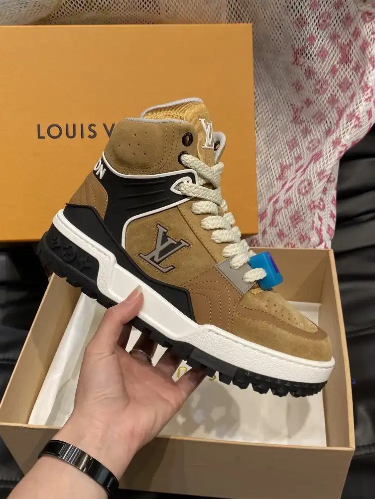 hype Louis Vuitton Sneakers