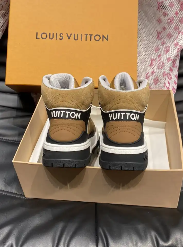 hype Louis Vuitton Sneakers