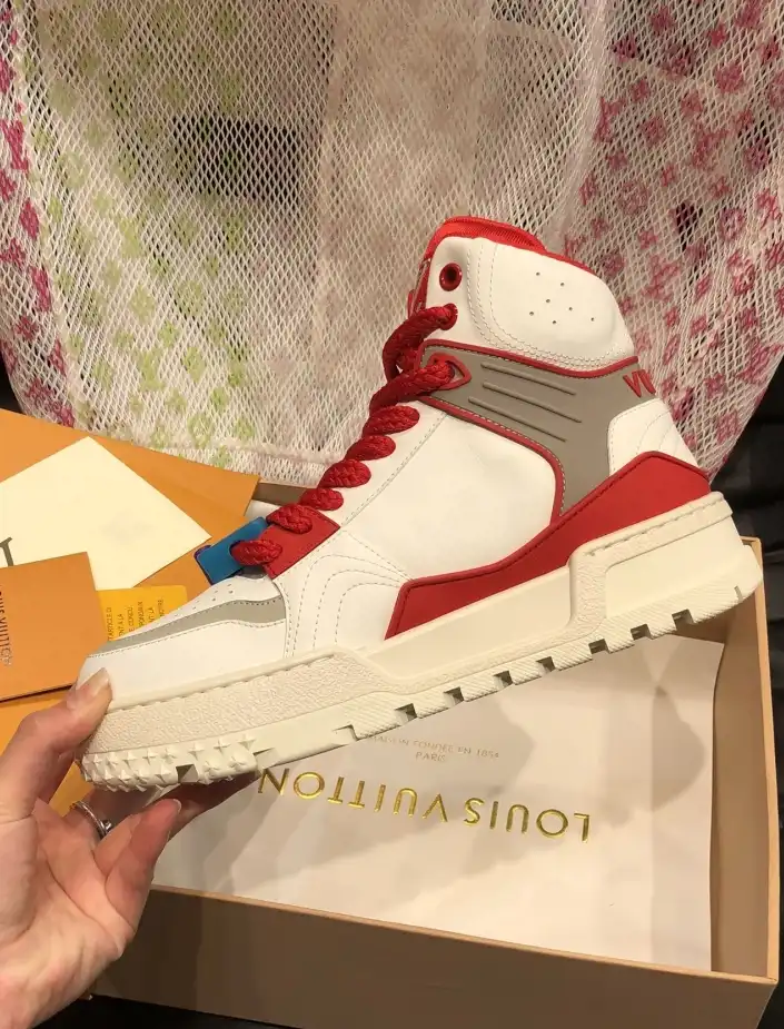 hype Louis Vuitton Sneakers