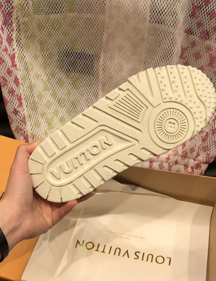 hype Louis Vuitton Sneakers