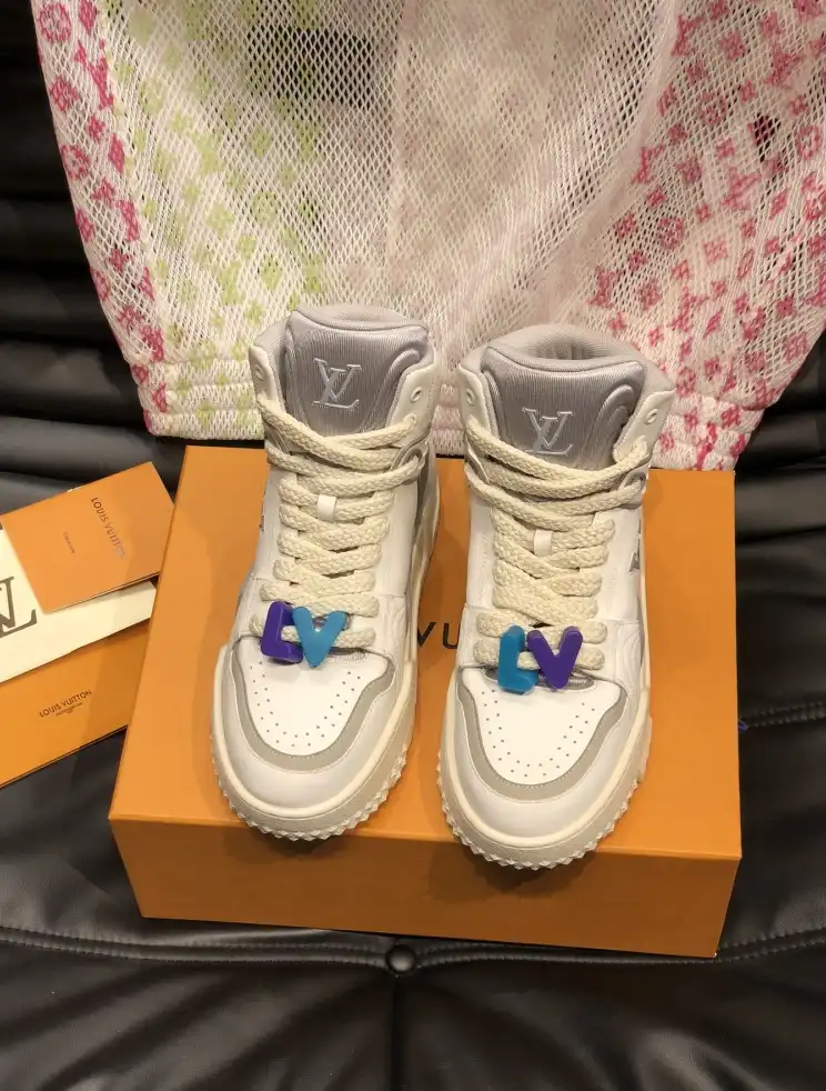 hype Louis Vuitton Sneakers