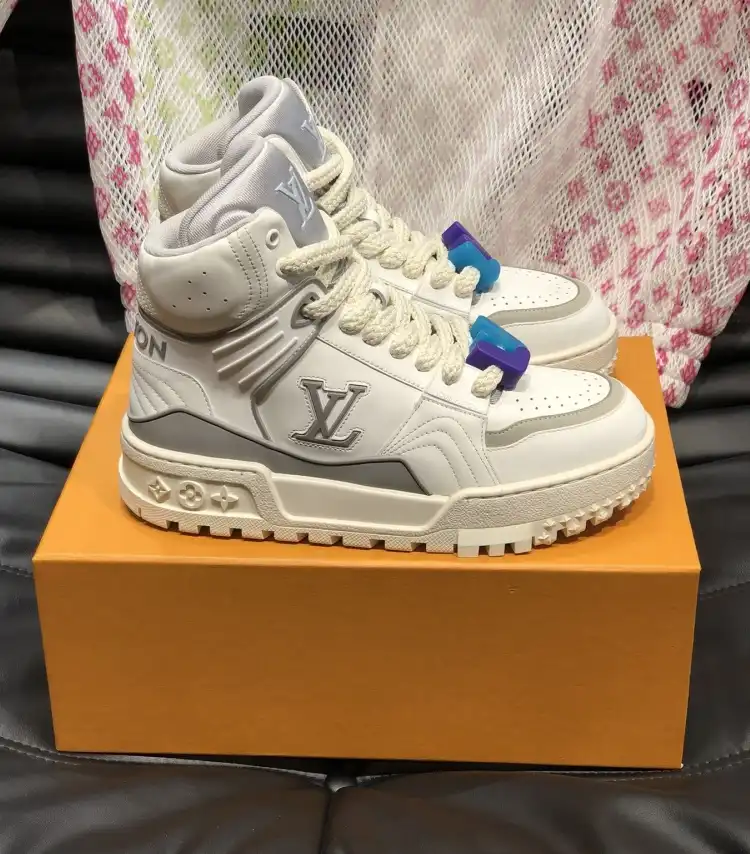 hype Louis Vuitton Sneakers