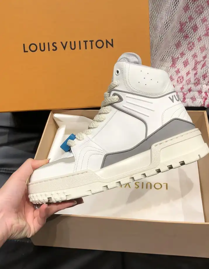 hype Louis Vuitton Sneakers