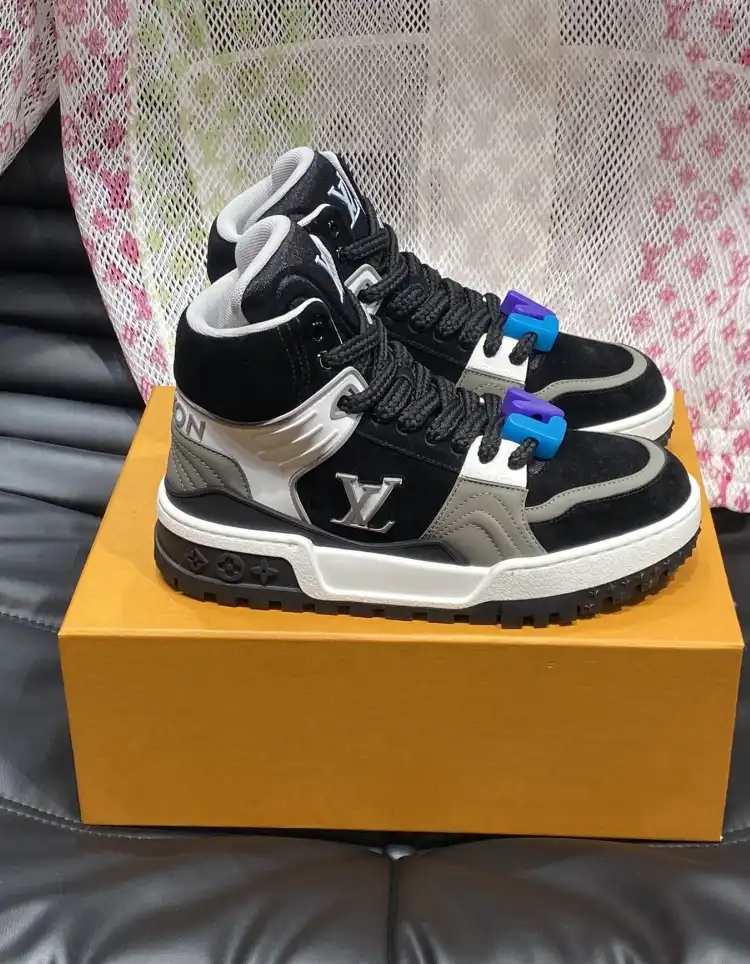 hype Louis Vuitton Sneakers