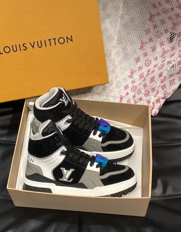 hype Louis Vuitton Sneakers