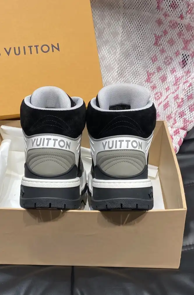 hype Louis Vuitton Sneakers