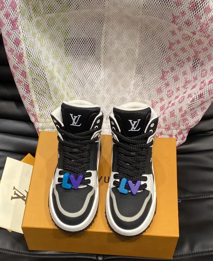 hype Louis Vuitton Sneakers