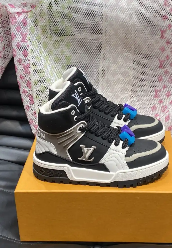 hype Louis Vuitton Sneakers