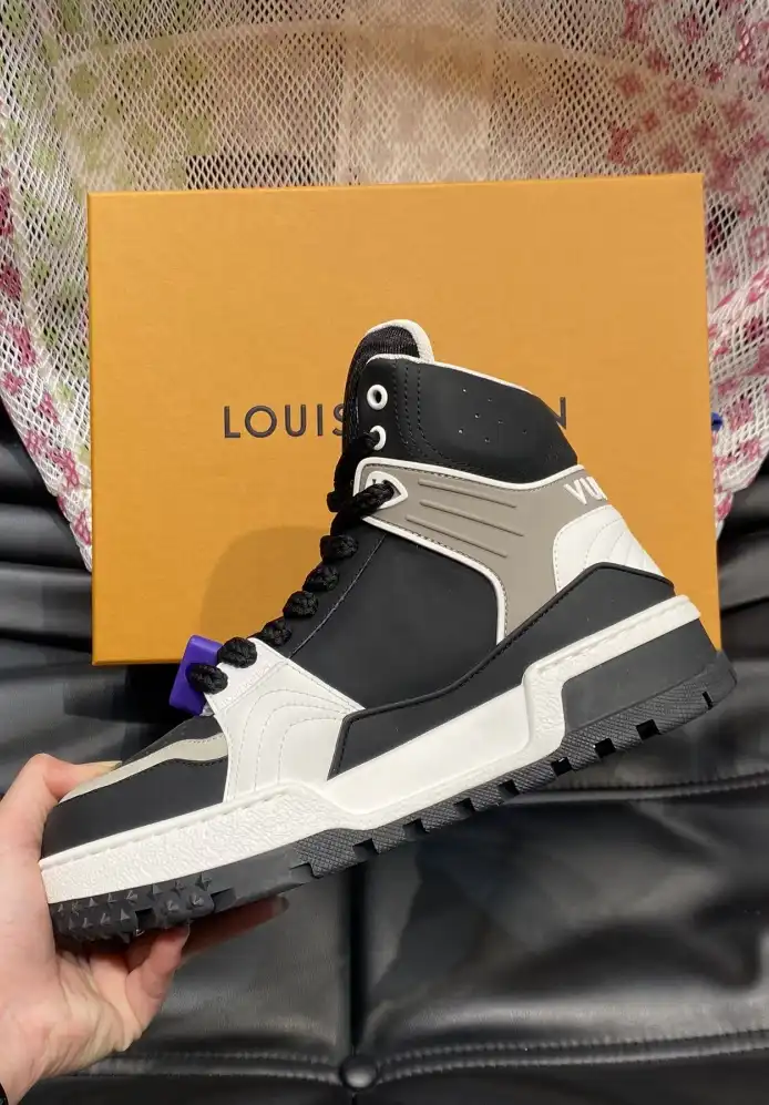 hype Louis Vuitton Sneakers