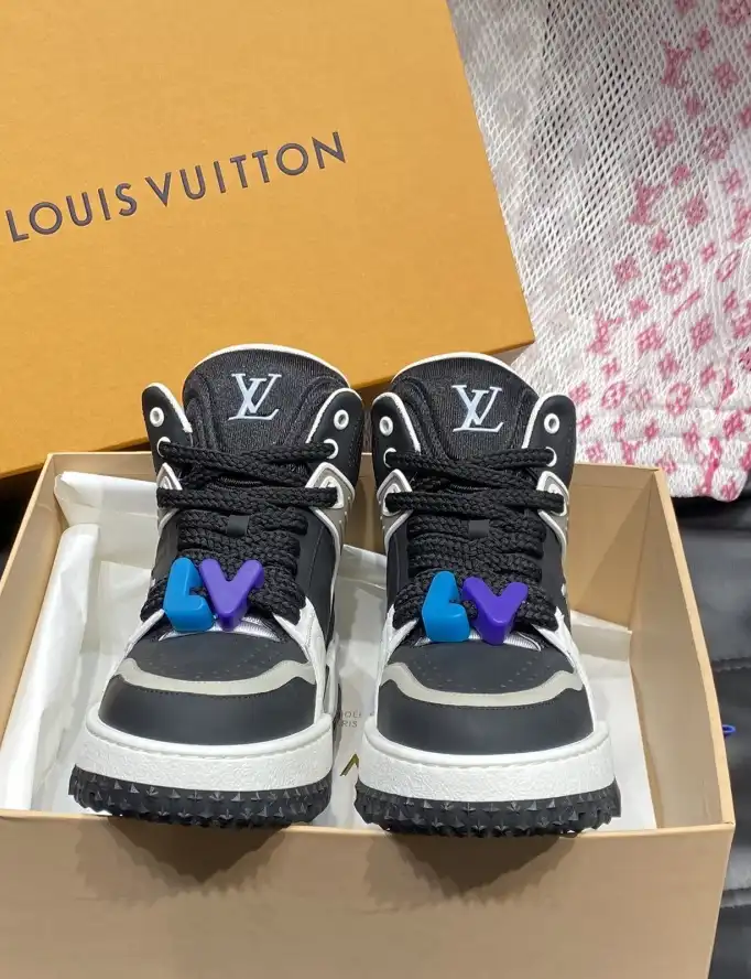 hype Louis Vuitton Sneakers