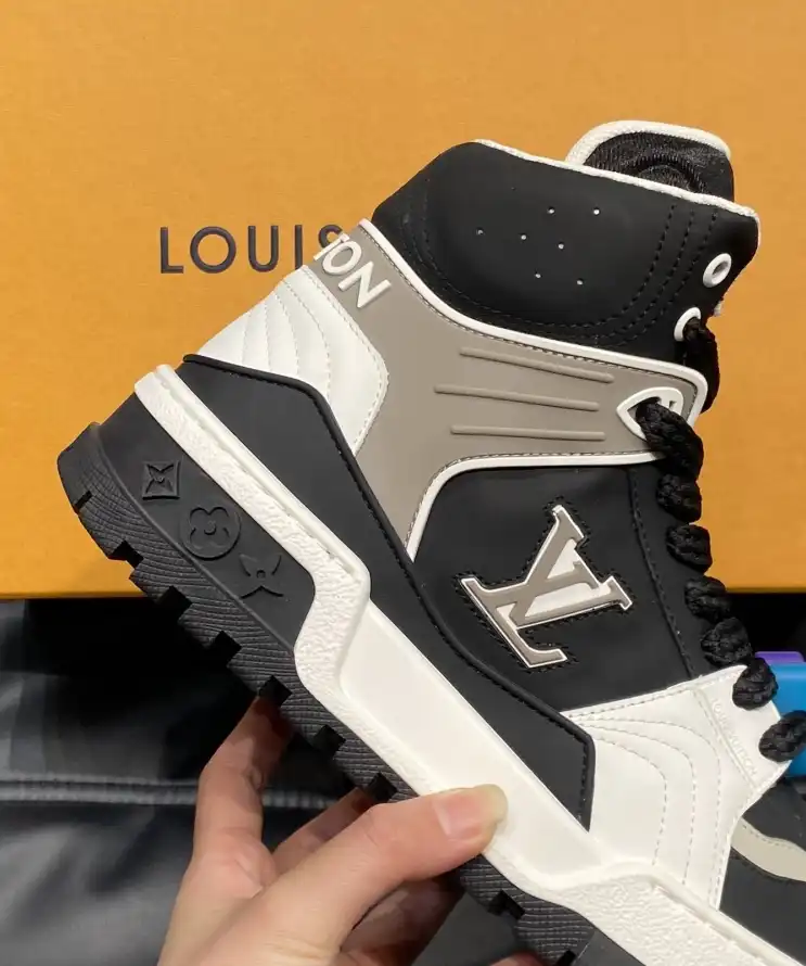 hype Louis Vuitton Sneakers