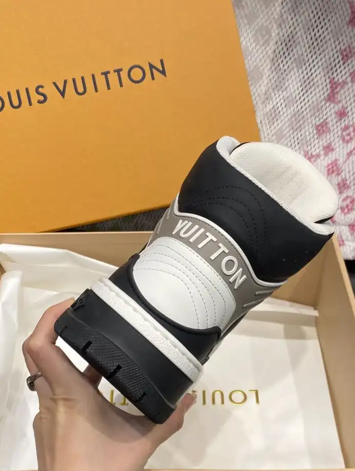 hype Louis Vuitton Sneakers