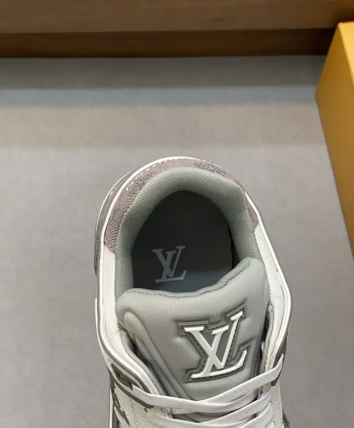 hype Louis Vuitton Sneakers