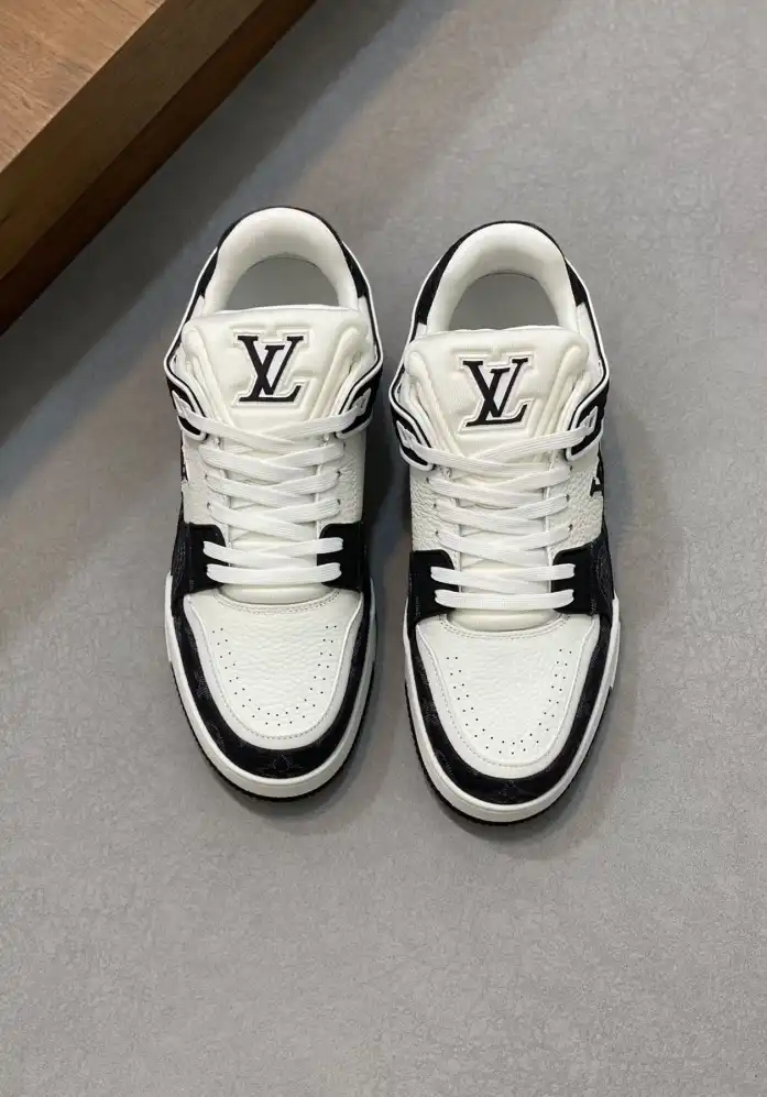 hype Louis Vuitton Sneakers