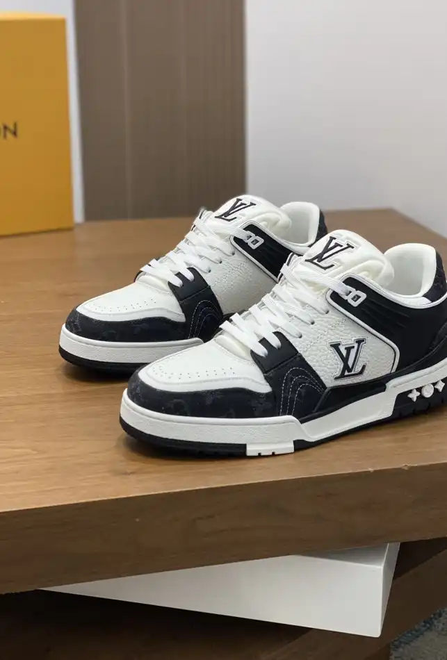 hype Louis Vuitton Sneakers