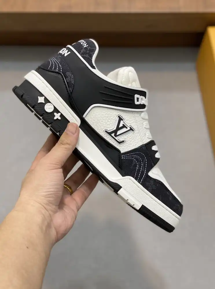 hype Louis Vuitton Sneakers