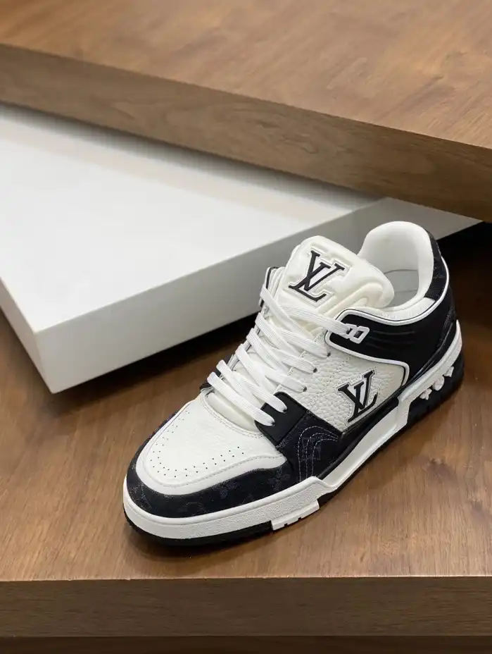 hype Louis Vuitton Sneakers