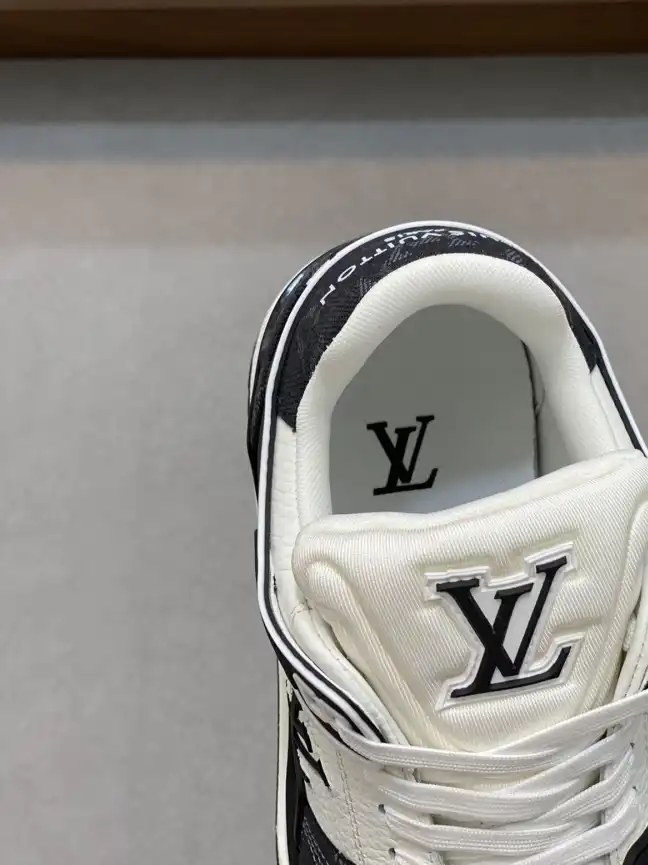 hype Louis Vuitton Sneakers