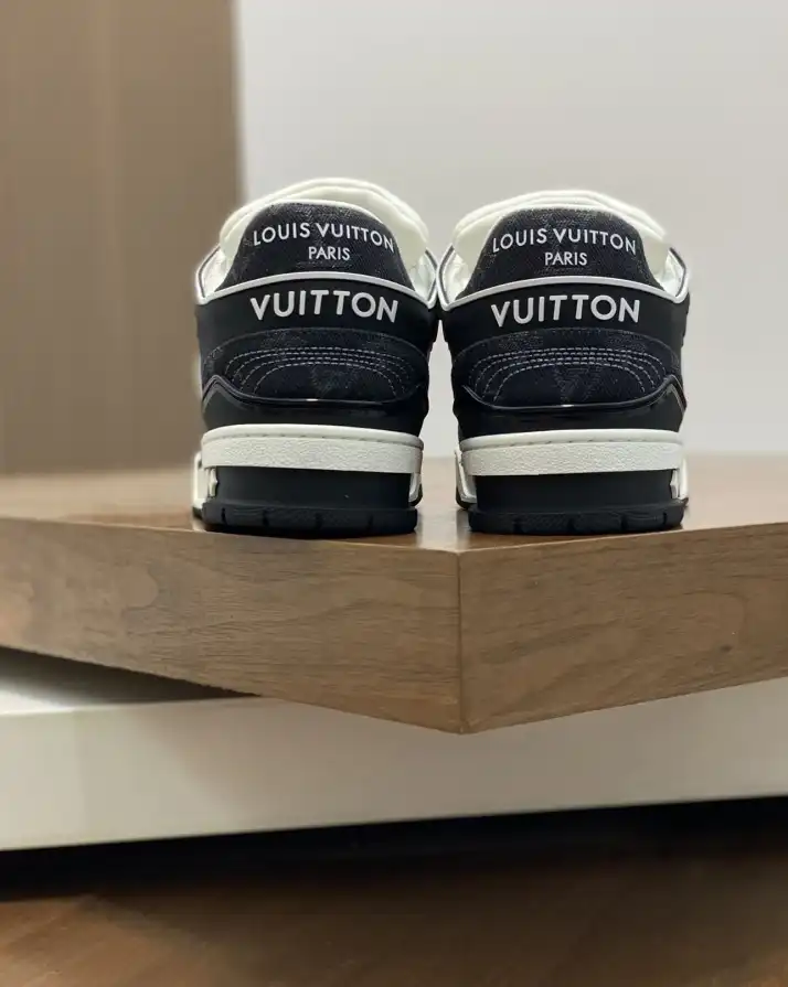 hype Louis Vuitton Sneakers