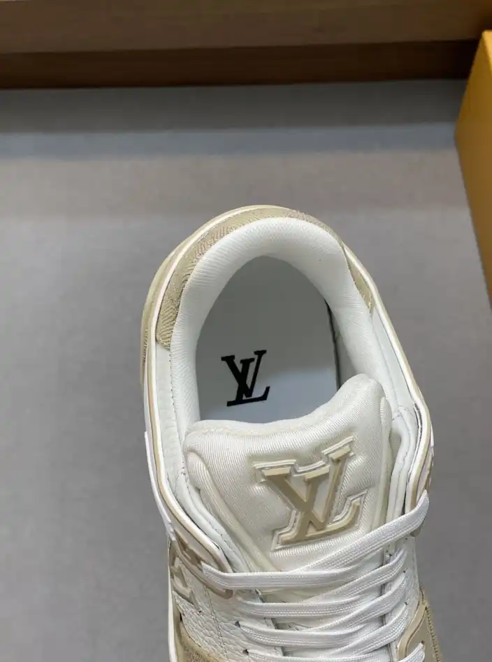 hype Louis Vuitton Sneakers