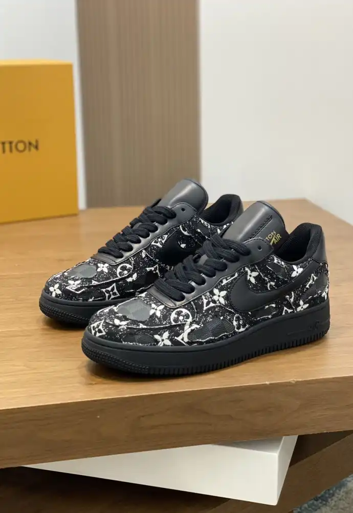 hype Louis Vuitton Sneakers