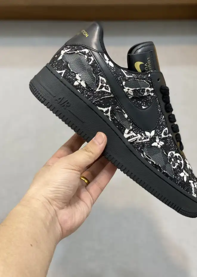 hype Louis Vuitton Sneakers