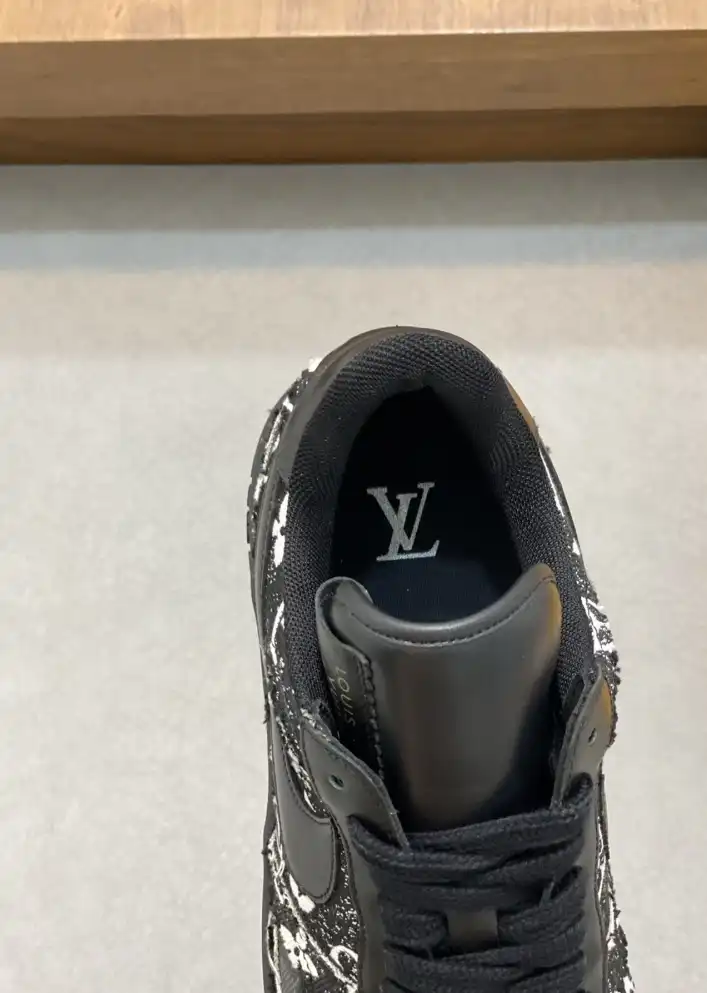 hype Louis Vuitton Sneakers