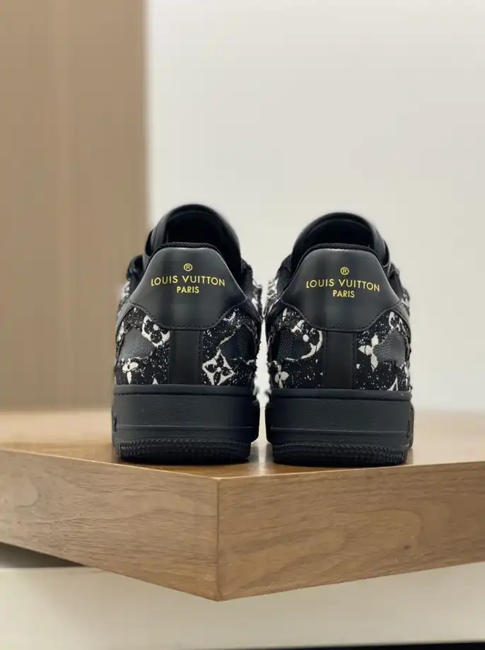 hype Louis Vuitton Sneakers